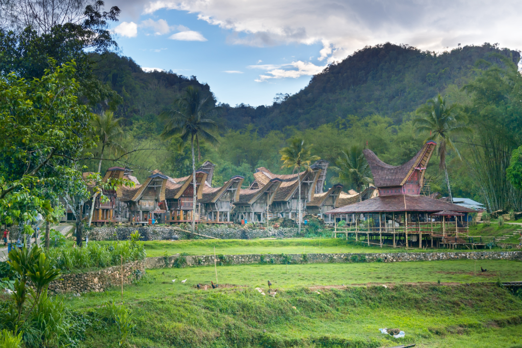 Rumah adat Toraja Tongkonan