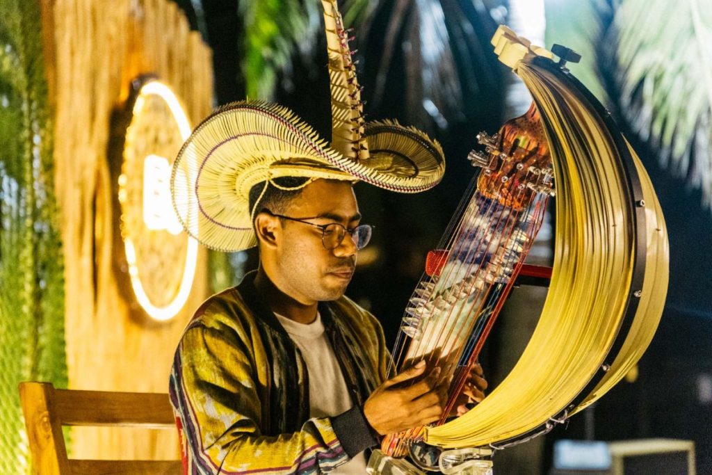 Sasando Traditional Music Instrument, Rote Island
