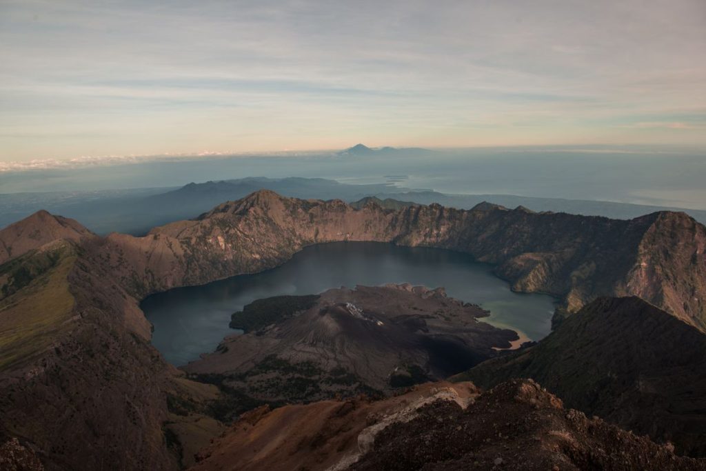 Zero Waste Hiking - Mount Rinjani Summit, Lombok
