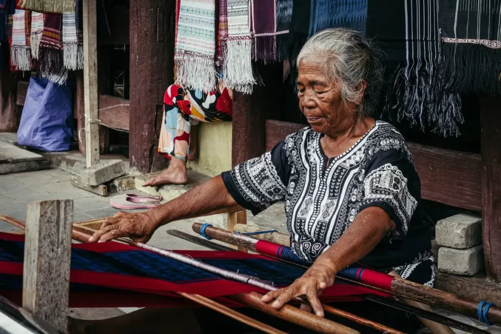 local weaver in samosir, toba, north sumatra