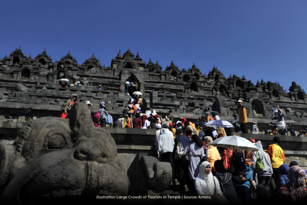 Ilustration Large Crowds of Tourists in Temple