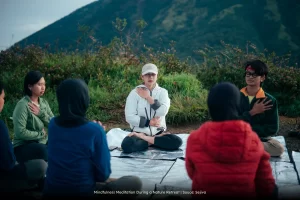 mindfulness meditation during a nature retreat